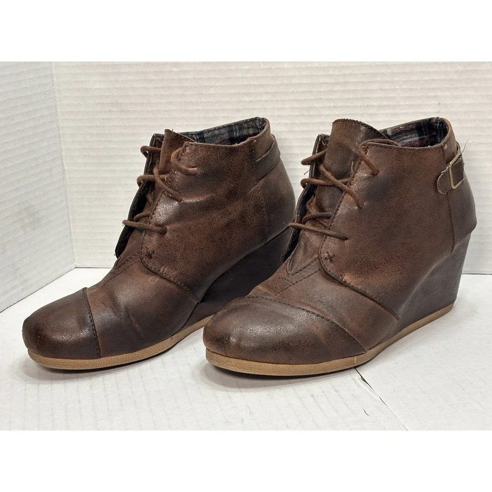Maurices Cheri Wedge Booties Brown Distressed Lace Up Ankle‎ Boots Women's 7.5
